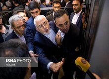 تذکر ظریف به محافظانش و عذرخواهی از خبرنگاران
