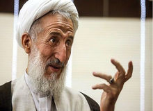 فیلم/ امام جمعه تهران:زمانی که آیت الله مصباح یزدی را غسل می دادند ایشان چشمانشان را باز کرده و مهربانانه نگاه می کرد