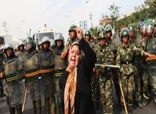 کیهان؛ مسلمانان چین را تروریست، داعشی، حامی منافقین و عامل اسرائیل خواند!