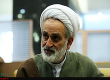 نماینده مجلس: شنیده شده شخصی با مدیریت ۴۰۰ پیامک برای خودروها قیمت‌گذاری می‌کند