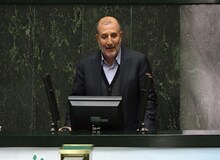 نماینده کرج: ترمیم کابینه اقتصادی دولت فقط رفتن آقای سیف نیست/ دولت دست از لجاجت بردارد
