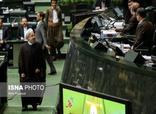 لاریجانی: فرضا یک وزیر سکته کرد کابینه معطل بماند؟ /روحانی: همین الان هم رای اعتماد بدهید ما می‌رویم