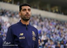 مهدی طارمی پیراهنش را به هوادار دختر پورتو تقدیم کرد/ FILM