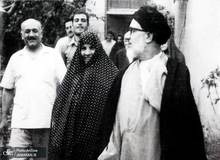 عکسی دیده نشده از آیت الله طالقانی و همسرش+عکس 