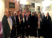 سوال روزنامه جوان از نمایندگانی که با دختران میرحسین موسوی دیدار کردند: چرا با خانواده نرفتید؟

