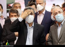احمدی‌نژاد با تربت مزار کشته‌شدگان اعتراض‌های ۹۸به وزارت کشور رفته بود؟/ ماجرای دختر سفیدپوش چه بود؟

