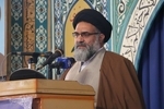 امام جمعه یاسوج: کسانی که در زمان جنگ از صلح با دشمن سخن می گویند، هدفشان تسلیم و معنایی جز خیانت ندارد