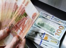 یک کارشناس بانکی: تک نرخی شدن ارز نیازمند حل مسائل سیاسی است/ پیش‌ نیازها فراهم نیست
