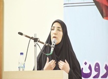 من زن خط شکنم، نخستین فرماندار