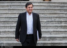 همتی: بانک‌ها در مورد وام ازدواج سختگیری نکنند/ ثبات لازم در بازار ارز برقرار است
