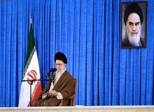 آیت الله خامنه ای: دشمنان به عقب‌نشینی ما راضی نمی‌شوند آنها می‌خواهند ایران را به دوران قبل از انقلاب برگردانند/  دانشجوی انقلابی فحش ناموسی می‌شنود نا امید نمی‌شود