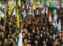 نیویورک‌تایمز: ده‌ها هزار عراقی در مراسم تشییع فریاد «انتقام‌خواهی» سر دادند
