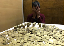 1300 سکه عتیقه از 2 مسافر مترو در تهران کشف شد
