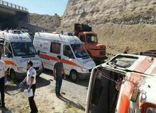 واژگونی مینی‌بوس در قزوین ۱۷ مصدوم بر جای گذاشت