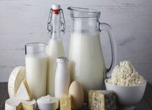هر چه پنیر سفت‌تر باشد، کلسیم بیشتری دارد/ این نوع پنیرها را بیشتر مصرف کنید، چون نگهدارنده ندارند/ کاغذ روی پنیرهای ظرفی چه فایده‌ای دارد؟