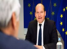 واکنش شهردار بروکسل به تهدید مجارستان: مانع ورود اتوبوس مهاجران به بلژیک خواهیم شد