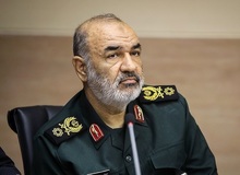 فرمانده سپاه:  دشمنان در فضای مجازی دارند عملیات انجام می دهند/ مشکلات اقتصادی  در همه کشورها وجود دارد و مختص به ایران نیست/ در خیابان‌های لوس آنجلس و لندن، شب‌خواب هایی را می‌بینیم که یک شب هم در تهران آن‌ها را نخواهیم دید