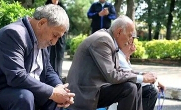 درخواست بازنشستگان از دولت: معوقات به ارزش روز پرداخت شود/ قیمت دلار ۷۲ درصد و طلا ۴۳ درصد در ۵ ماه بالا رفت؛ معوقات بازنشستگان بی‌ارزش شد