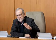 پزشکیان: مقابله با فساد و رانت ارزی به طور مستمر در دستور کار باشد