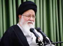 نماینده ولی فقیه در خراسان رضوی: همه توفیقات دولت به خاطر وابسته بودن به مقام ولایت و مقلد رهبری بودن است