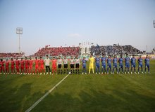 عکس | چرا مربی پرسپولیس پیراهن دروازه‌بان استقلال را گرفت؟