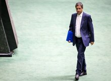 حمله کیهان به همتی: همه چیز را به لجن کشیده ای، دلار را گران کردی/ یک ادعانامه ملی علیه همتی تهیه شود
