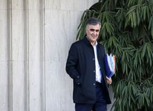 فرزین: پلتفرم‌های فروش آنلاین طلا، باید میزان طلایی که می‌فروشند را در اختیار داشته باشند؛ نه اینکه ابتدا بفروشند و بعد آن را بخرند/ این رویکرد، اشکال شرعی و قانونی دارد