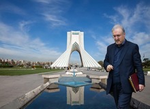 مهدی نصیری: بابت دهها هزار کشته کرونایی باید تندیس تمام قد «سعید نمکی» را در میدان اصلی شهر  نصب کرد

