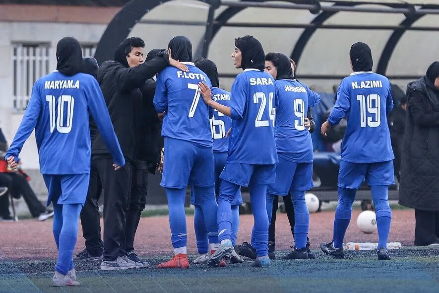 زنان استقلال به لیگ برتر نزدیک شدند