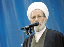 امام جمعه مشهد: دشمن تلاش کرده تا به حریم انقلاب اسلامی دست درازی کند