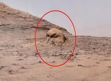 مشاهده یک دروازه عجیب روی مریخ / عکس