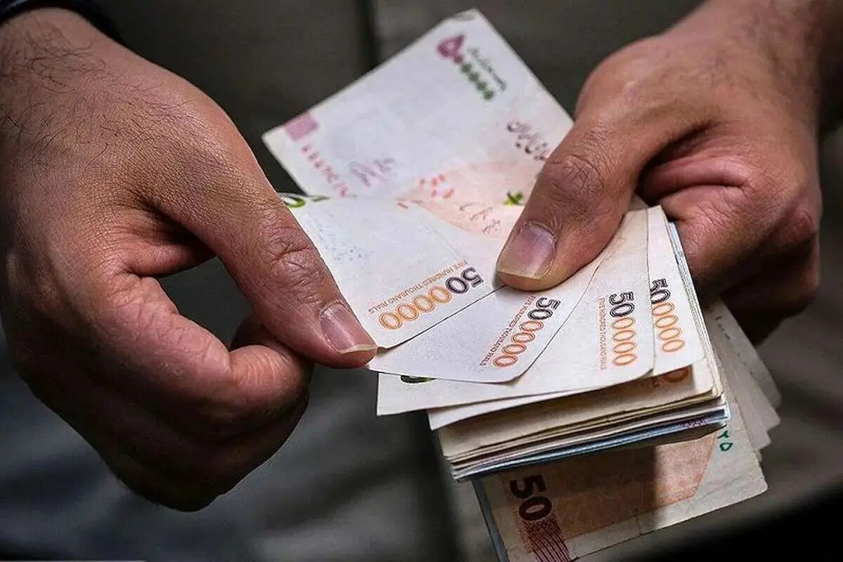 اقتصاد در میانه یک شوک ارزی قرار دارد/ رمضان‌خانی: فشار شوک ارزی را همه مردم می‌چشند