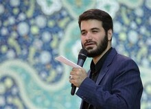 مداح معروف انقلابی: خداوند نسبت به مردم ایران خشم گرفته و اشرار تسلط پیدا کرده اند!+عکس