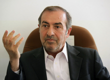 الویری : لاریجانی توفیق داشت که شورای نگهبان را مواخذه کند/ یکی از اعضای شورای نگهبان بعد از رد صلاحیتم گفت: «مگر تو کاندید شده بودی؟!»