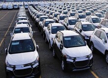 ترخیص حدود یک‌هزار دستگاه خودروی خارجی از بندرعباس آغاز شد