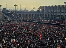 گاردین: سوگواری رهبر شهید در مصلای تهران آمیخته با شعارهای انتقام بود