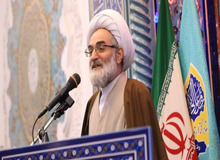 امام جمعه رشت: آمریکایی‌ها دغل‌باز و فریبکارند/ باید مراقب گرگ‌های داخلی باشیم 