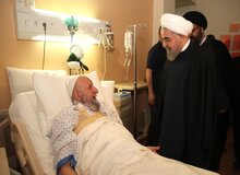 عیادت روحانی از نماینده مردم استان گلستان در مجلس خبرگان رهبری