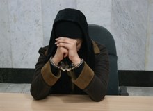  زنی در استان فارس نوزاد دو ماهه اش را به قتل رساند/ زن جوان: به دستور جن ها نوزاد دوماهه ام را به زمین کوبیدم و کشتم