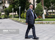 رحمانی فضلی: شورای امنیت کشور امروز درباره وصل اینترنت تلفن‌های همراه تصمیم می‌گیرد
