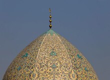 اعتراض استادکاران میراث فرهنگی به تخریب مسجد شیخ لطف‌الله/ کاشی ها ترک می خورد و مسجد در حال فرو ریختن است/ مسجد را خفه کرده اند!