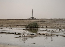 هورالعظیم در چنبره ۵ میدان نفتی/ خشکاندن هور به نفع چینی‌ها/ حفاری چاه‌های  میدان نفتی یاران آغاز شد/ رئیس اداره حفاظت از تالاب‌های اداره‌کل محیط‌زیست خوزستان: حفر چاه در بستر تالاب به‌زودی دو برابر می‌شود