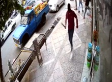 فیلم/ حمله وحشیانه با قمه به یک مغازه‌دار در صباشهر