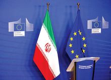 خبرنگار وال استریت ژورنال: ایران به اروپایی‌ها در ژنو گفته در صورت اسنپ بک، نه تنها از ان. پی. تی خارج می‌شود، بلکه دکترین هسته‌ای خود را هم تغییر می‌دهد