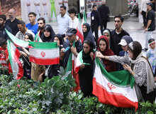 تصاویر| استقبال از تیم ملی فوتبال با ماکت بازیکنان