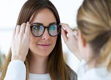 کدام گروه از مبتلایان به آستیگمات چشمی با لیزیک درمان می‌شوند؟