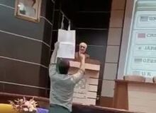 گفت و گو با دانشجویی که حسن عباسی با فحاشی او ا از دانشگاه بیرون کرد+فیلم/ دانشجو: وقتی حسن عباسی داشت تئوری اقتصادی می‌داد از او پرسیدم اسم چهار اقتصاددان را بگو!/ حسن عباسی نه تنها به خودم بلکه به خانواده‌ام هم فحاشی کرد!