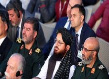 هم‌نشینی طالبان با نظامیان ایران در مراسم سالگرد ارتحال امام+ تصاویر