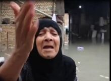 فیلم / اعتراض تند زن ماهشهری به مسئولان: غیرت ندارید؛ دو روز است در آب زندگی می کنیم 