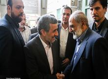 اصولگرایان خواستار محاکمه احمدی‌نژاد شدند/ نویسنده کیهان: احمدی نژاد در «پشت پرده» با آمریکا در ارتباط است
